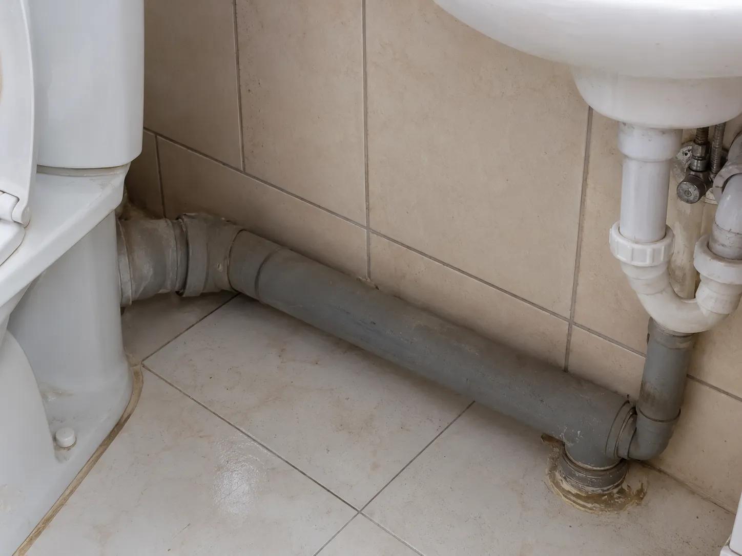pimaş değişimi öncesi banyo görünümü
