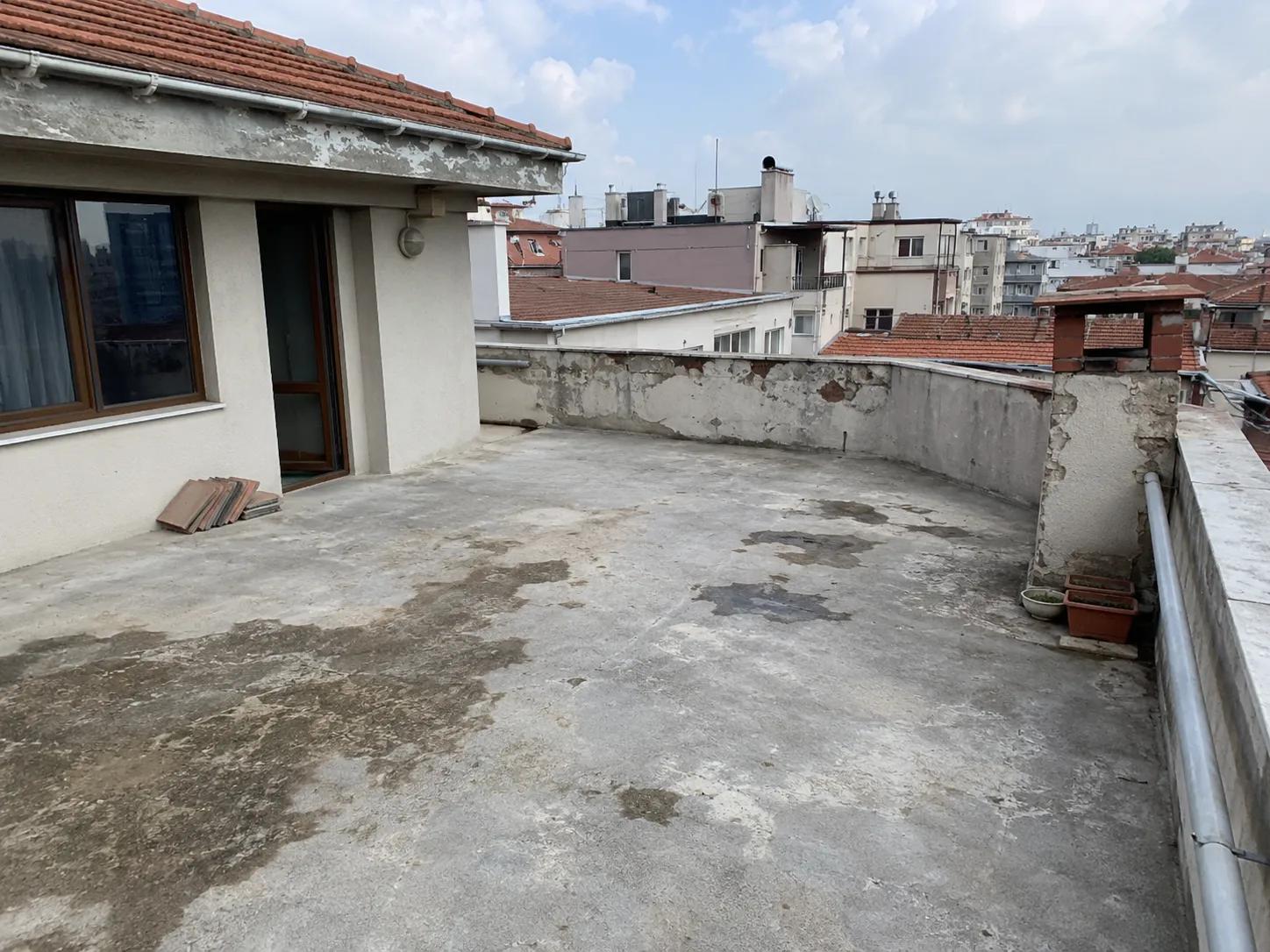 ahşap çatı kaplama öncesi teras çatı görünümü