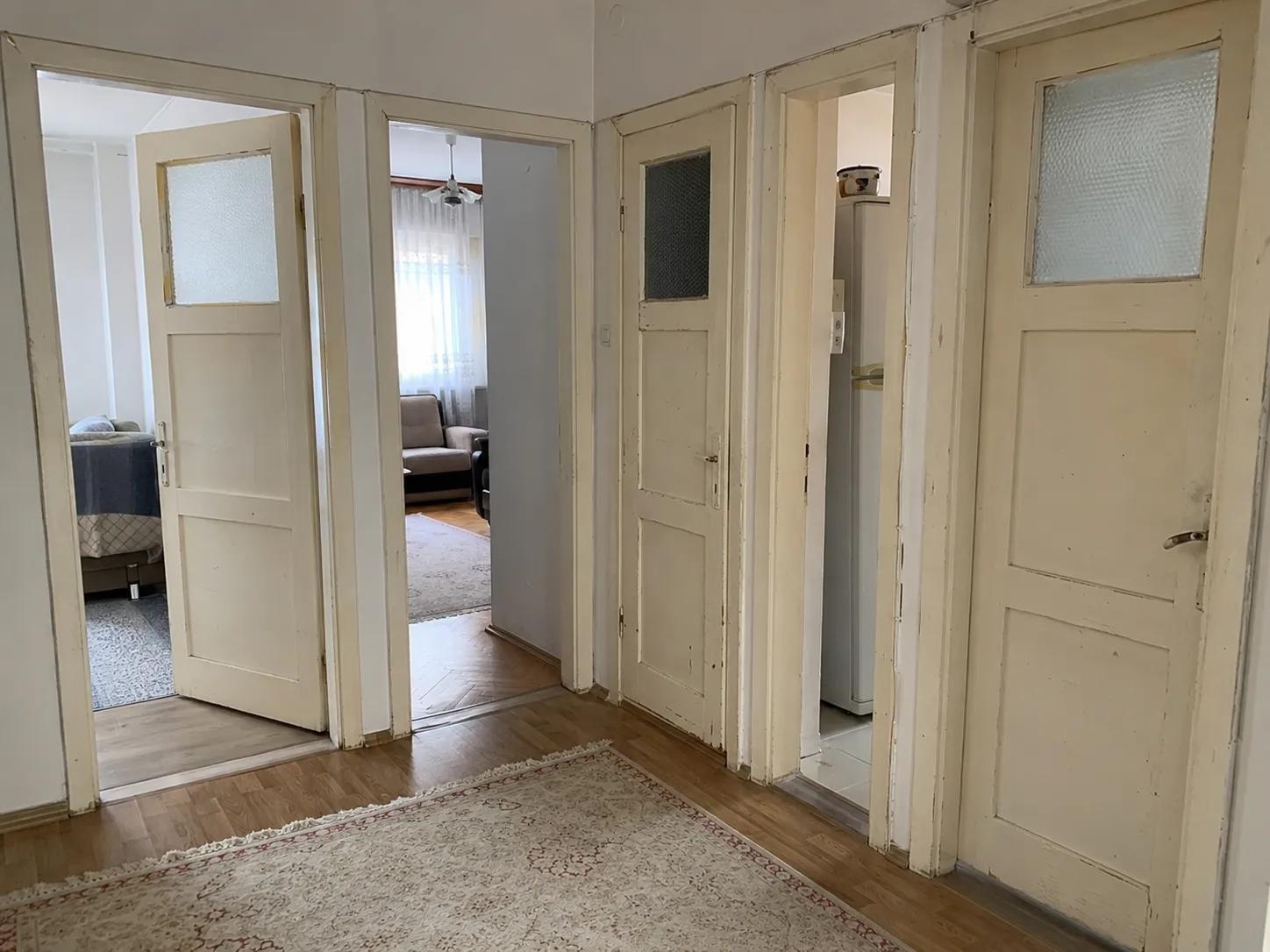 Eski ahşap iç kapılar