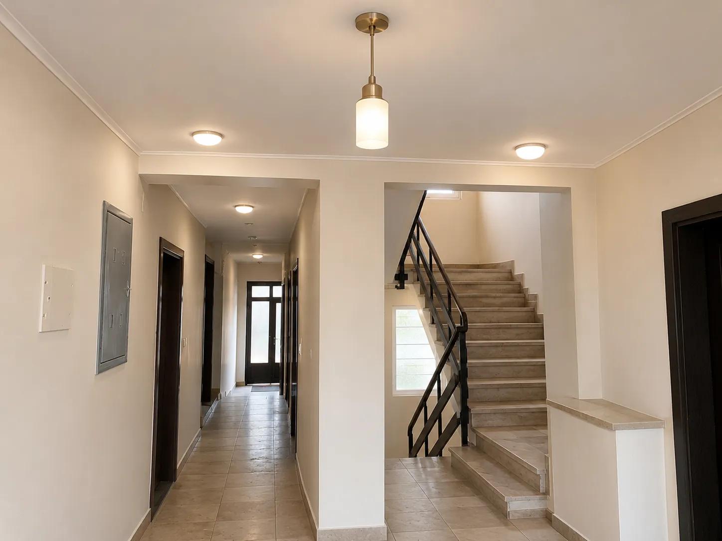 avize / lamba montajı sonrası apartman ortak alanı teslim görünümü