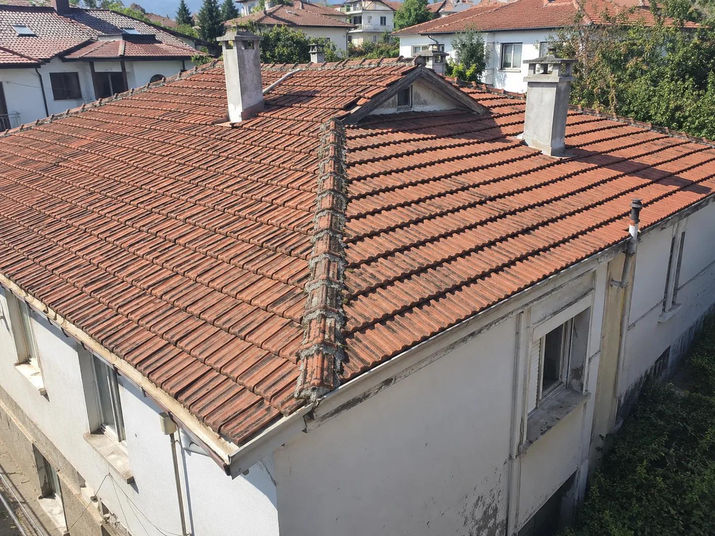 çatı İsı yalıtımı öncesi müstakil ev görünümü