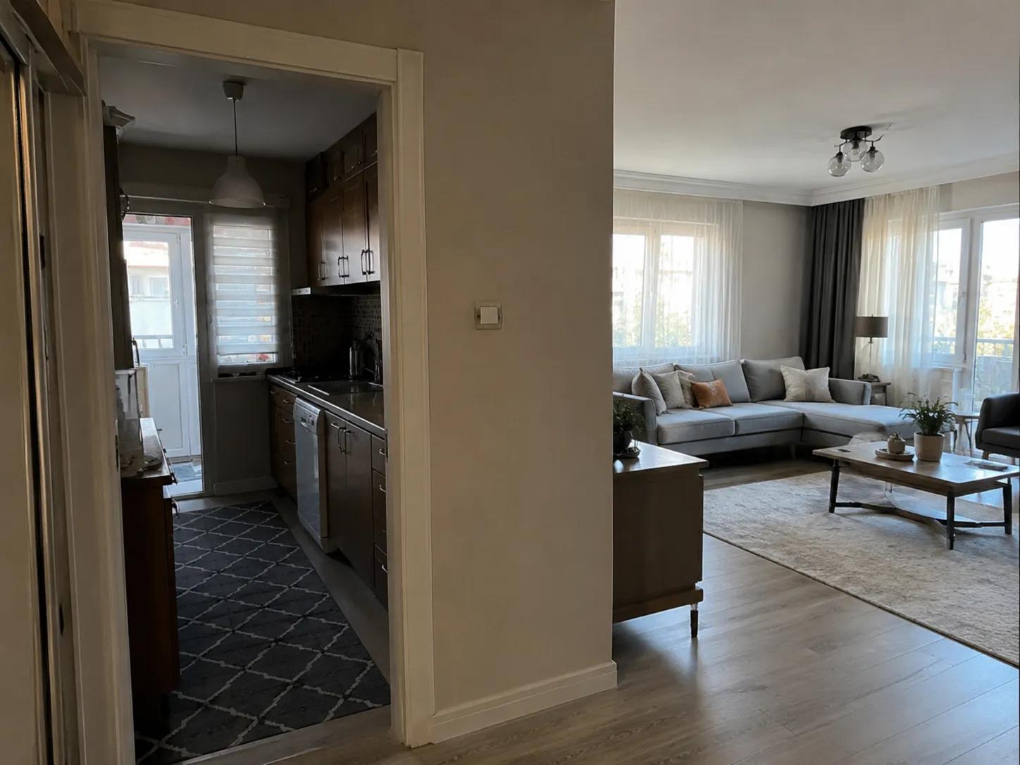 Antre ile salon arasındaki bölme duvar