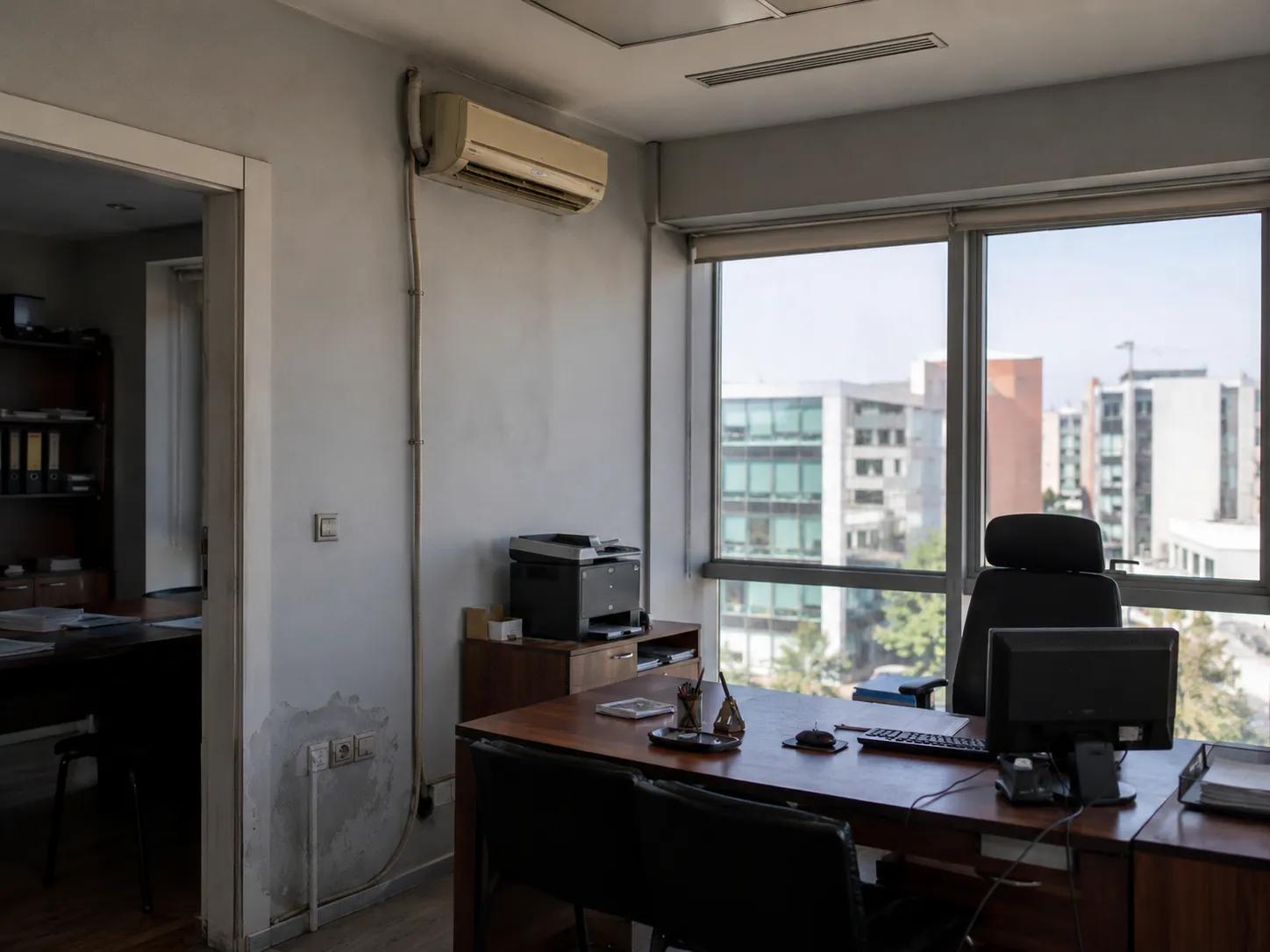 klima montajı öncesi ofis görünümü