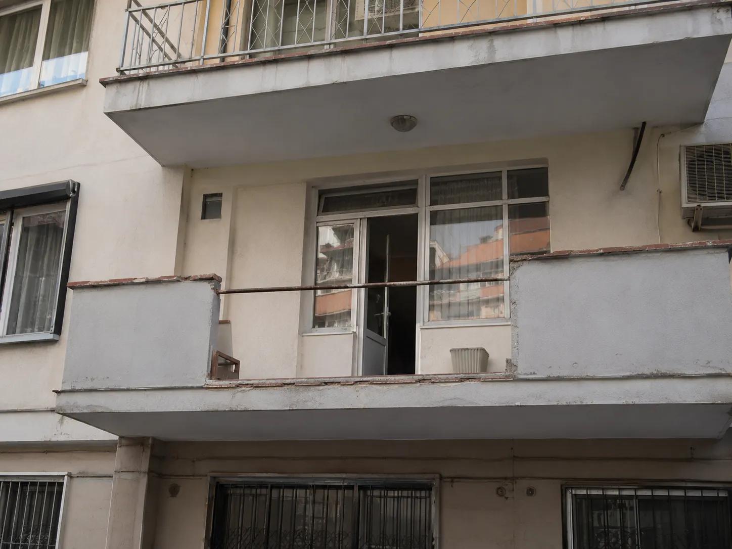 korkuluk montajı öncesi balkon / cephe görünümü