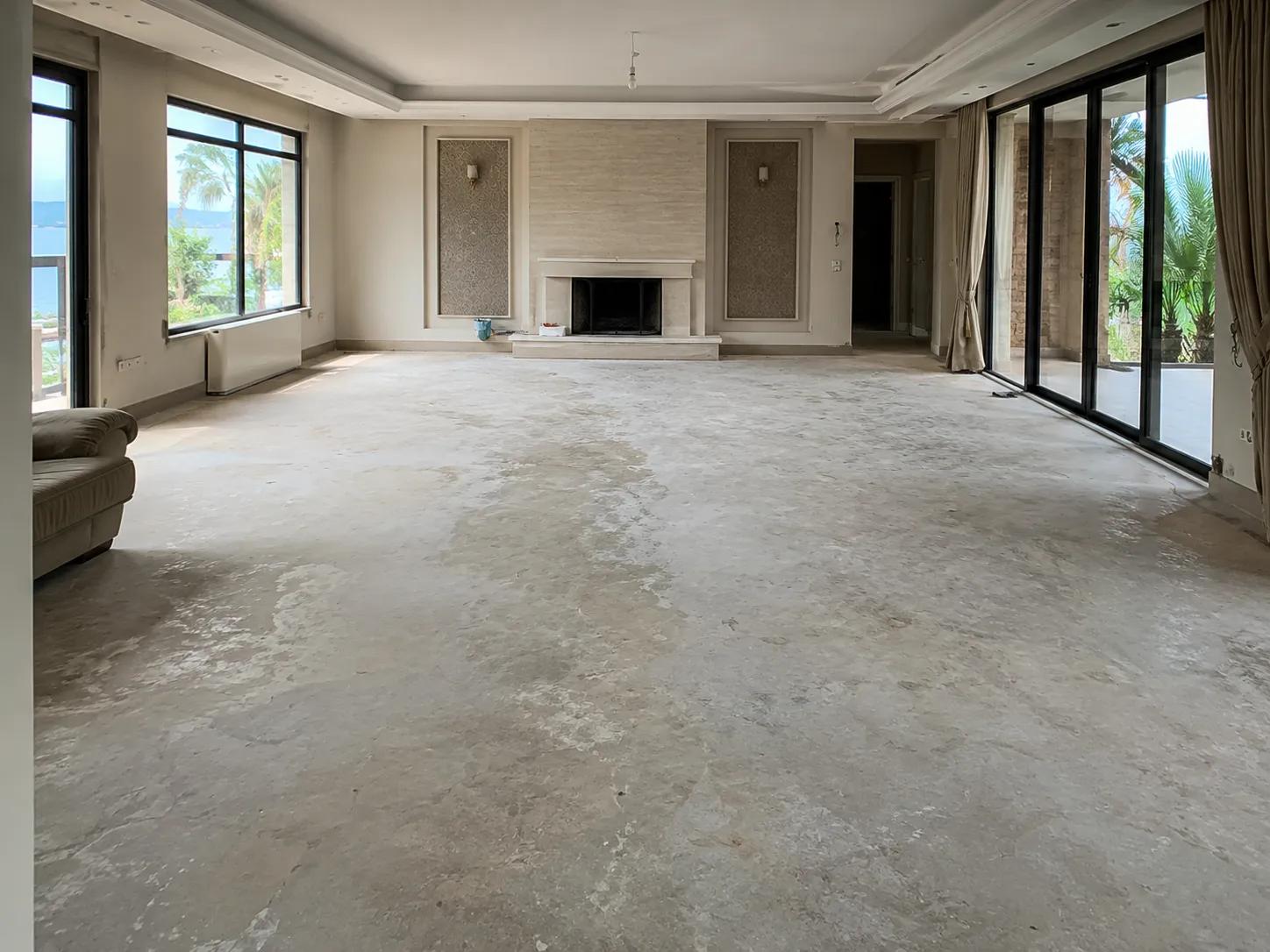 Villa Salonunda Uzun Ömürlü Masif Parke Uygulaması öncesi görünüm