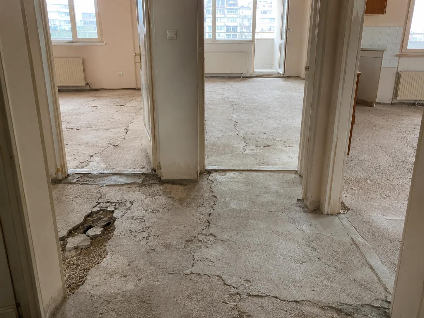 Eski ve bozuk daire şapı