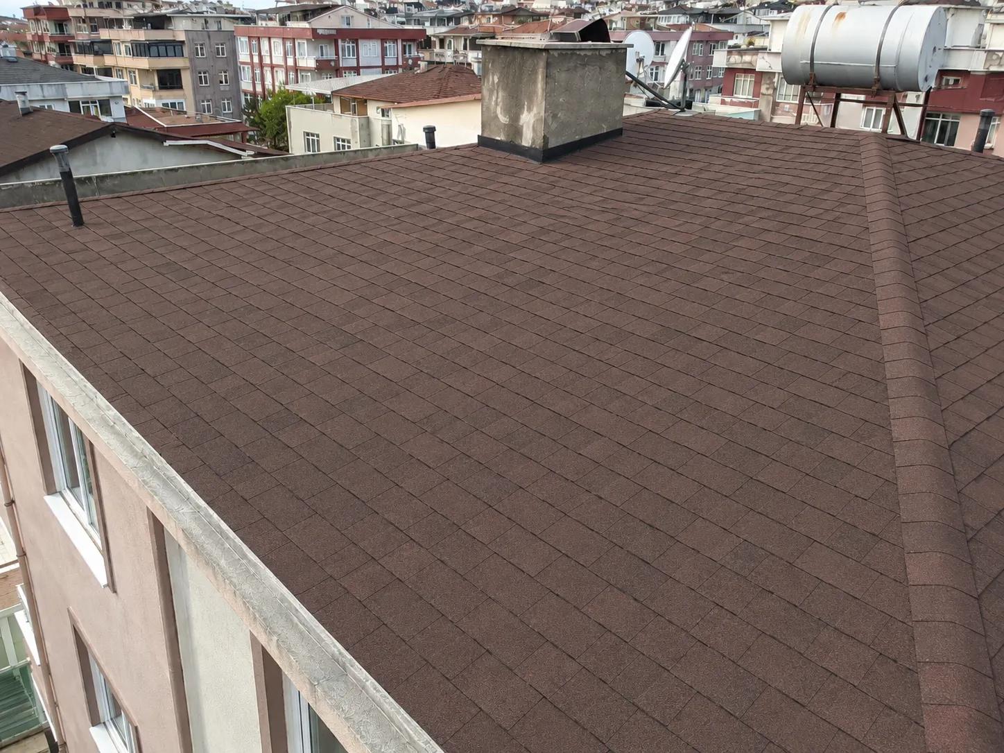 shingle kaplama sonrası apartman çatısı teslim görünümü