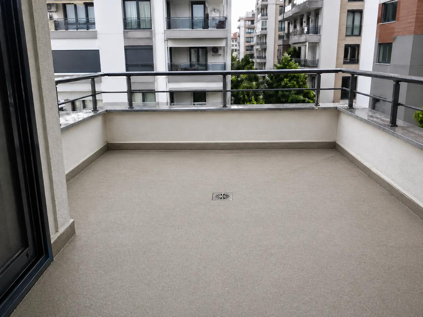 Eğim verilmiş balkon zemini